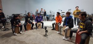 Hướng dẫn tự học chơi đánh trống Cajon – Coro Music